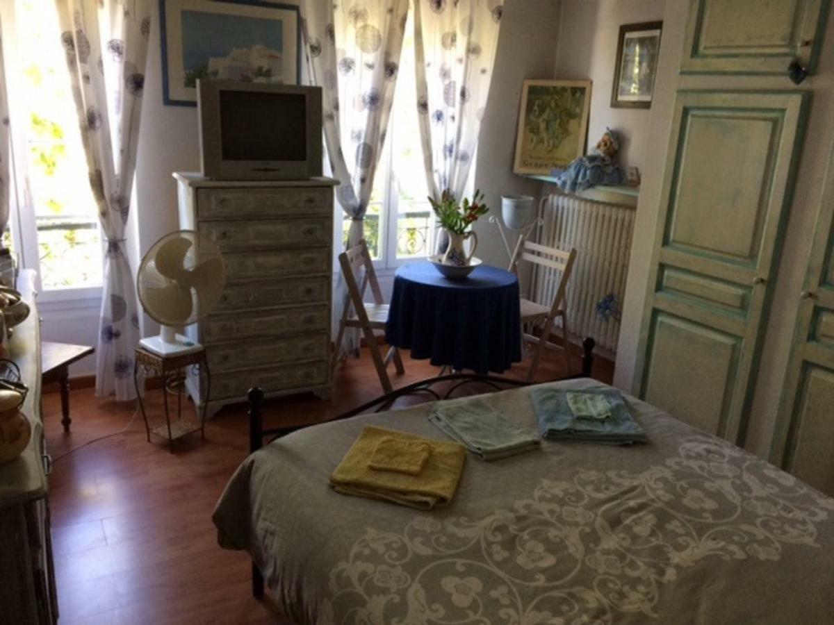 Chez Mimi & Chouchou Apartment Gareoult Luaran gambar
